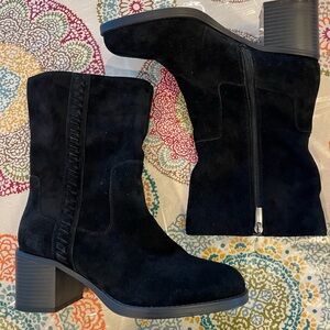 Vince Camuto Black Suede Heeled Boots 9W